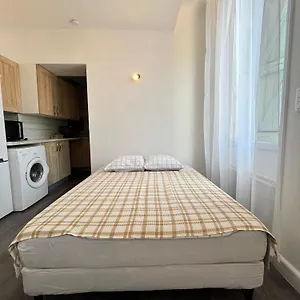 Appartement Lumineux Avec Belle Vue, Salernes